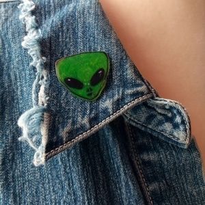 Cute alien lapel pin